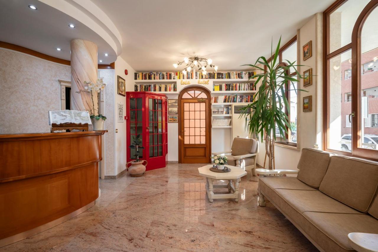 Lola Piccolo Hotel E Appartamenti Марина-ді-Гроссето Екстер'єр фото