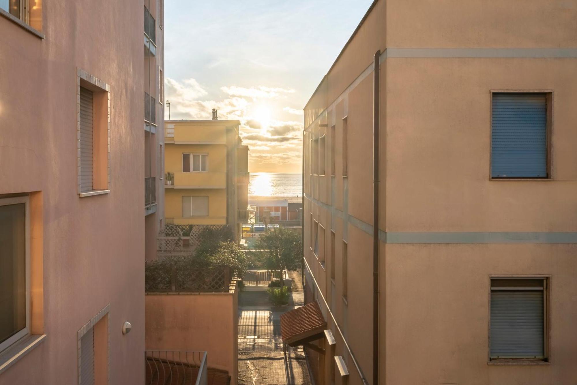 Lola Piccolo Hotel E Appartamenti Марина-ді-Гроссето Екстер'єр фото