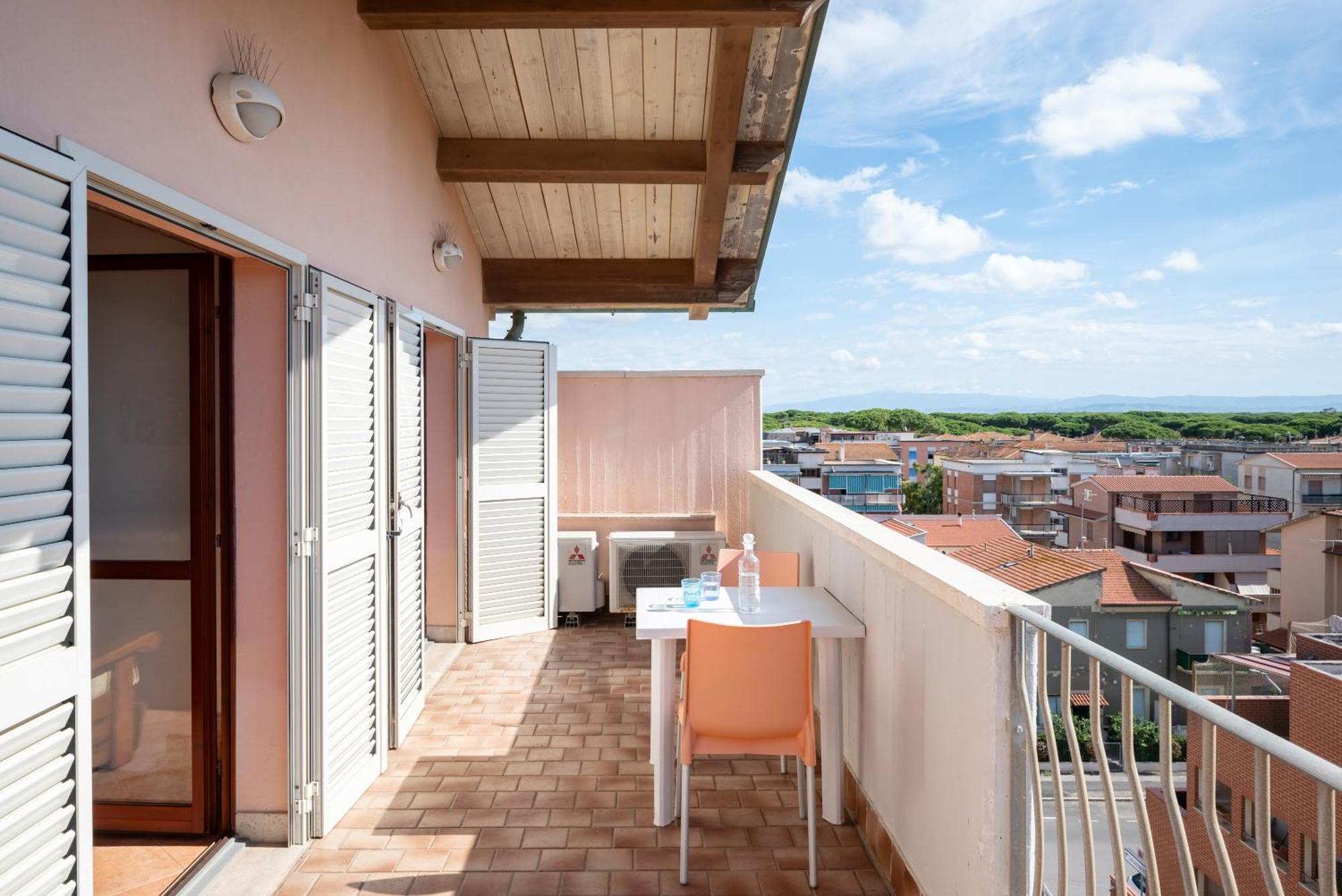 Lola Piccolo Hotel E Appartamenti Марина-ді-Гроссето Екстер'єр фото