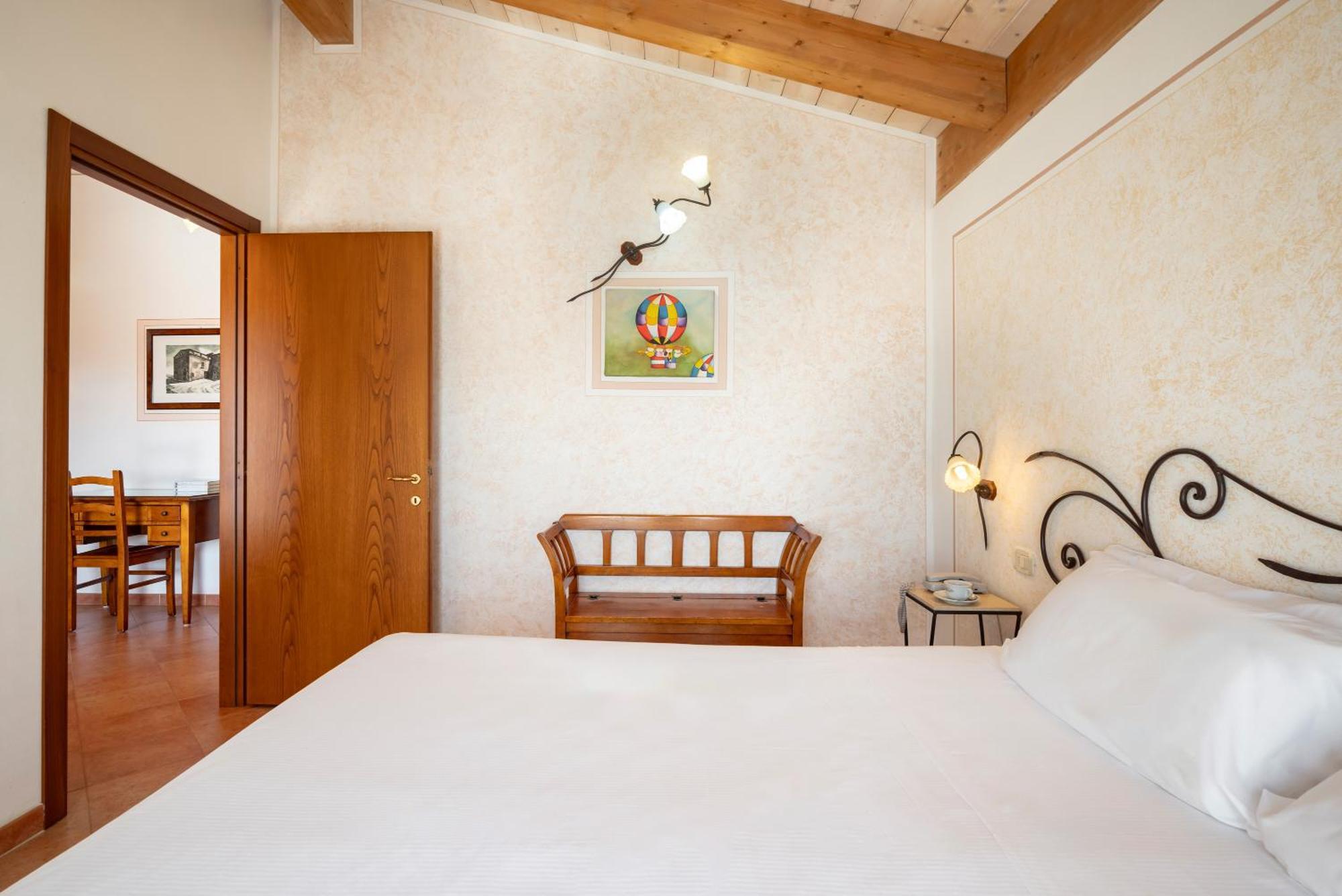 Lola Piccolo Hotel E Appartamenti Марина-ді-Гроссето Екстер'єр фото