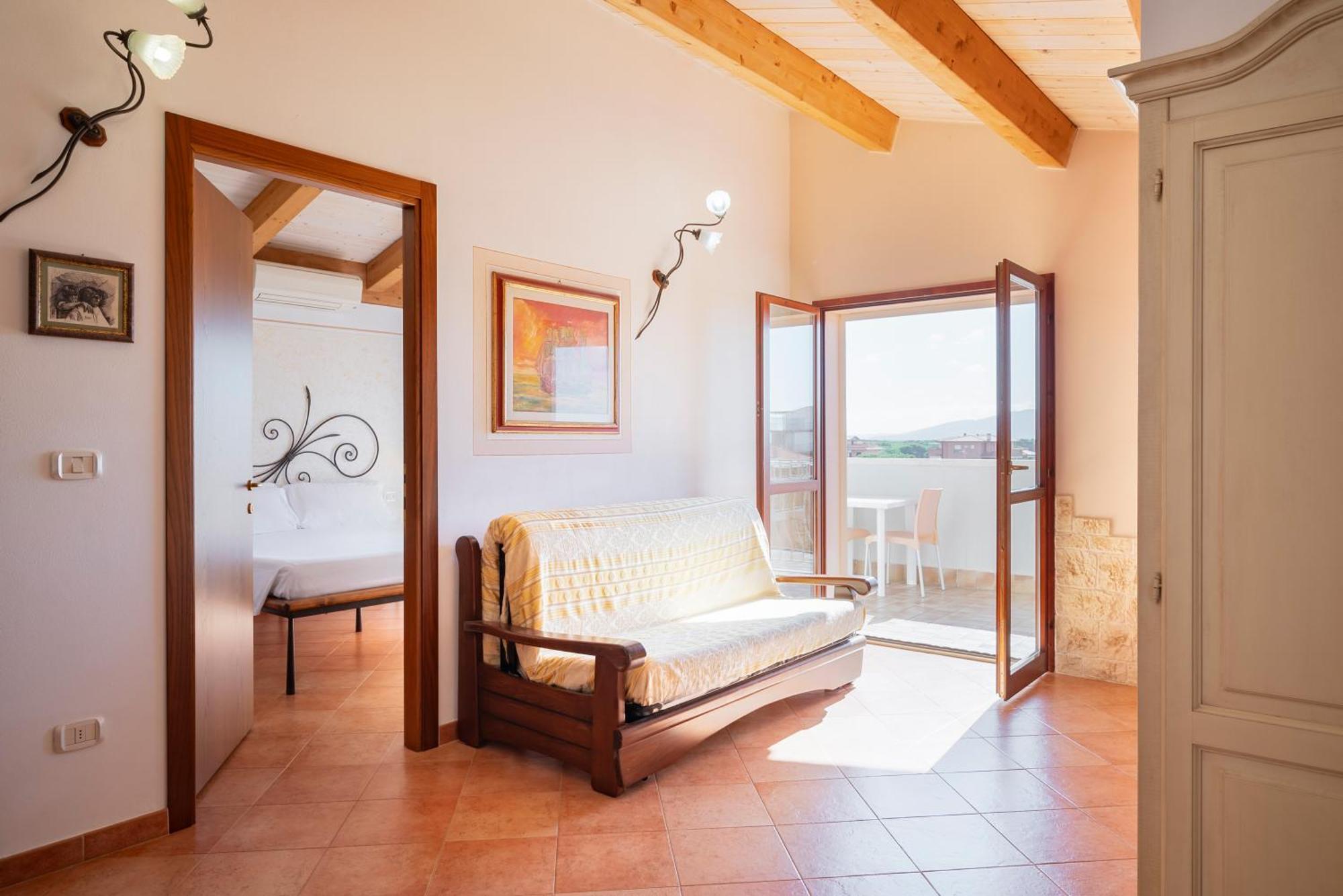 Lola Piccolo Hotel E Appartamenti Марина-ді-Гроссето Екстер'єр фото