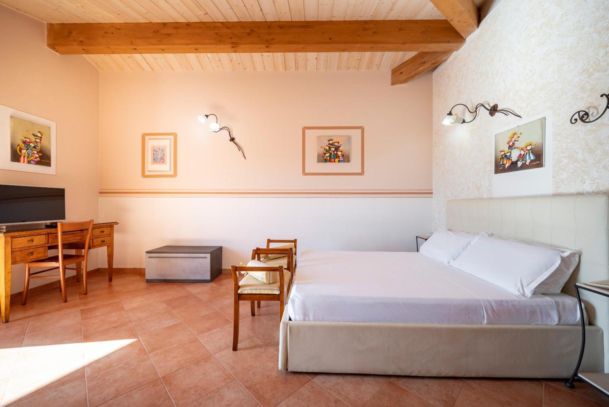 Lola Piccolo Hotel E Appartamenti Марина-ді-Гроссето Екстер'єр фото