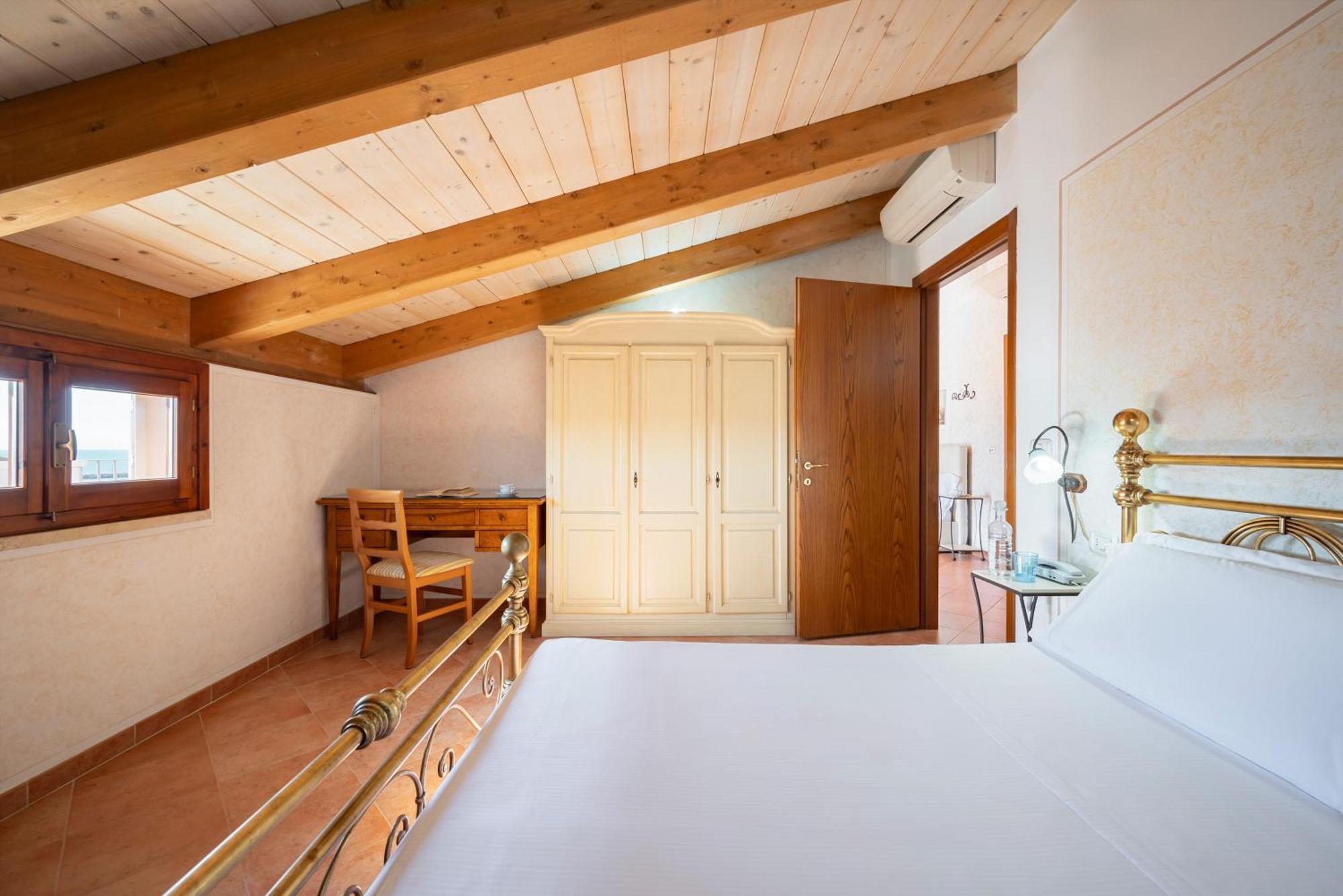 Lola Piccolo Hotel E Appartamenti Марина-ді-Гроссето Екстер'єр фото
