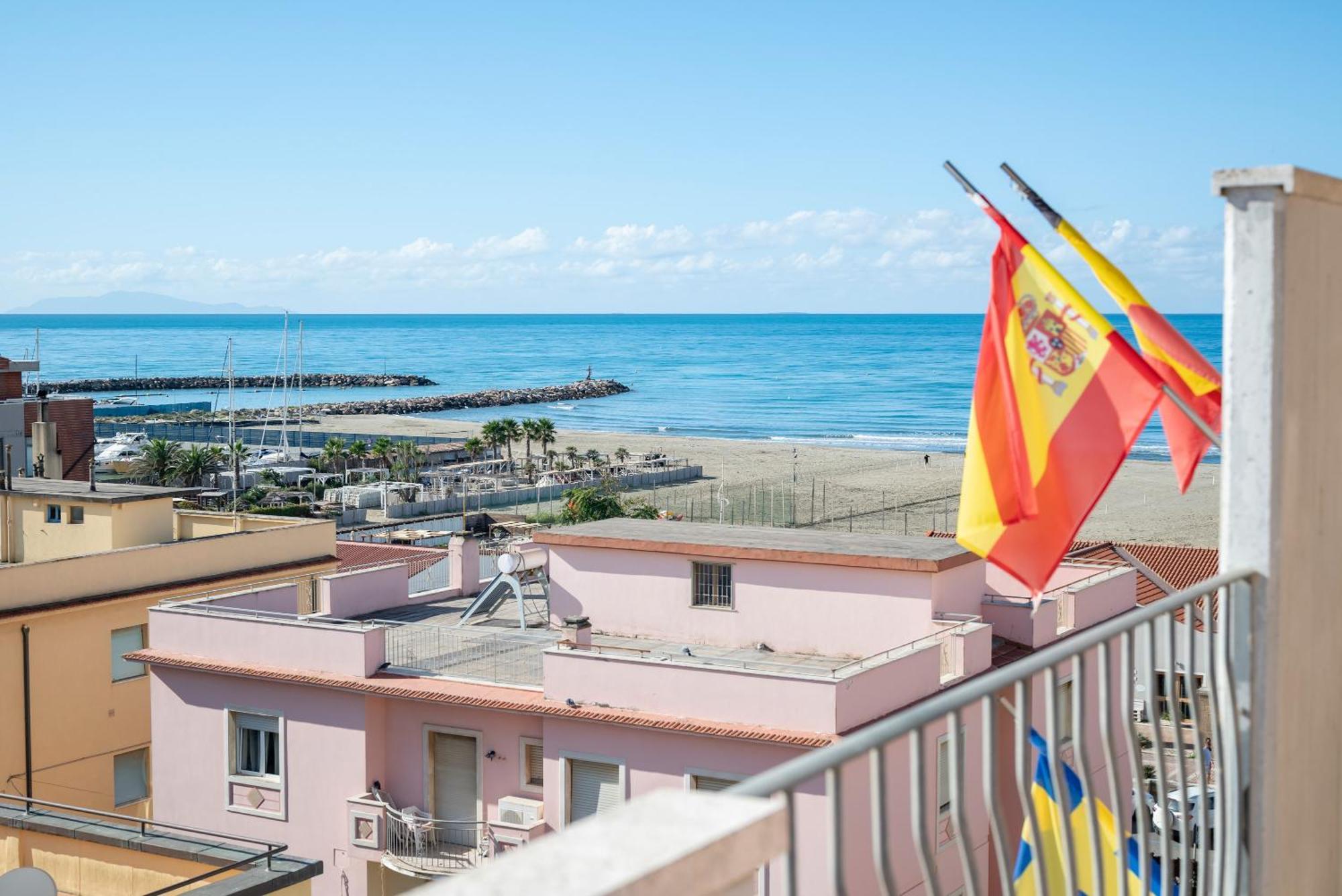Lola Piccolo Hotel E Appartamenti Марина-ді-Гроссето Екстер'єр фото